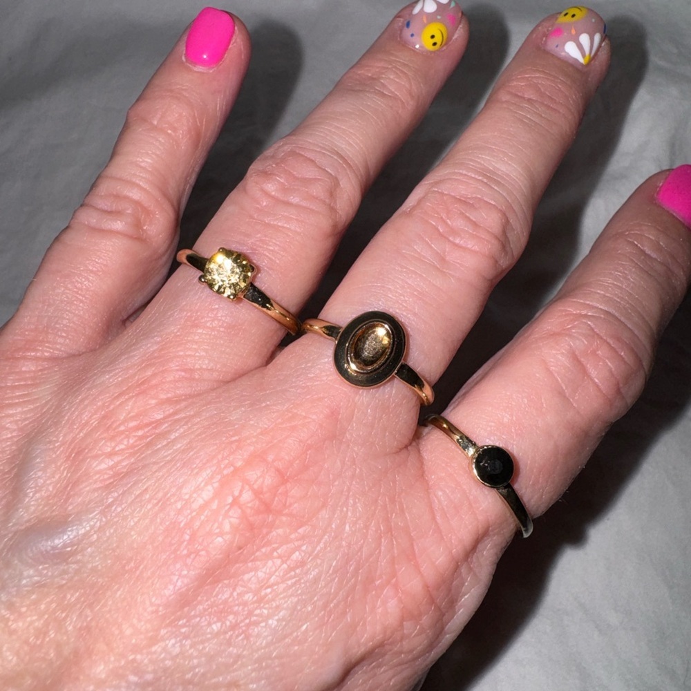 Gold & Black Ring Set – Modern Stackable Fashion Jewelry